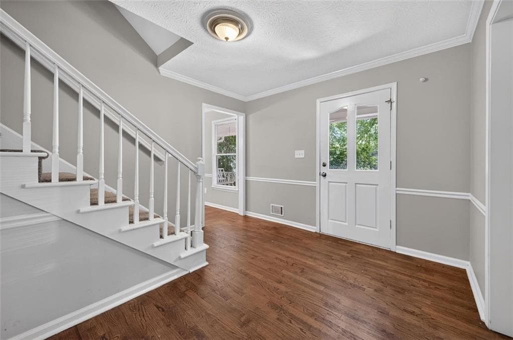 4 bedroom, 4 bathroom, 2,346 sq ft single family residence under contract at 1675 Longwood Drive, Marietta, GA 30008 — photo 9