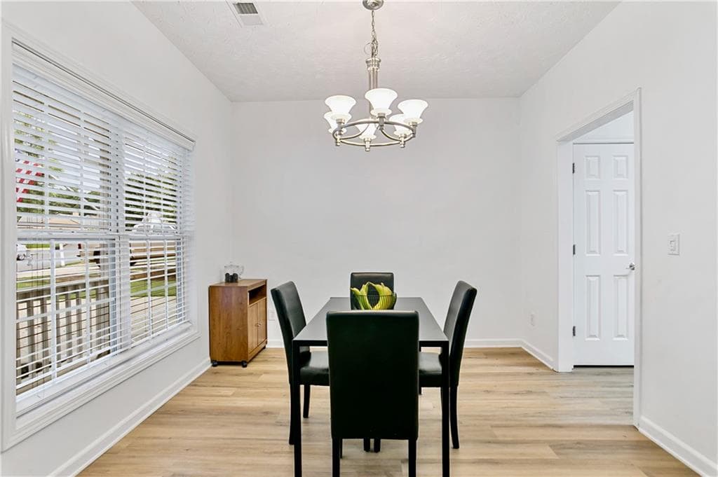 4 bedroom, 3 bathroom, 2,136 sq ft single family residence under contract at 4026 Mcdowell Drive, Acworth, GA 30101 — photo 6