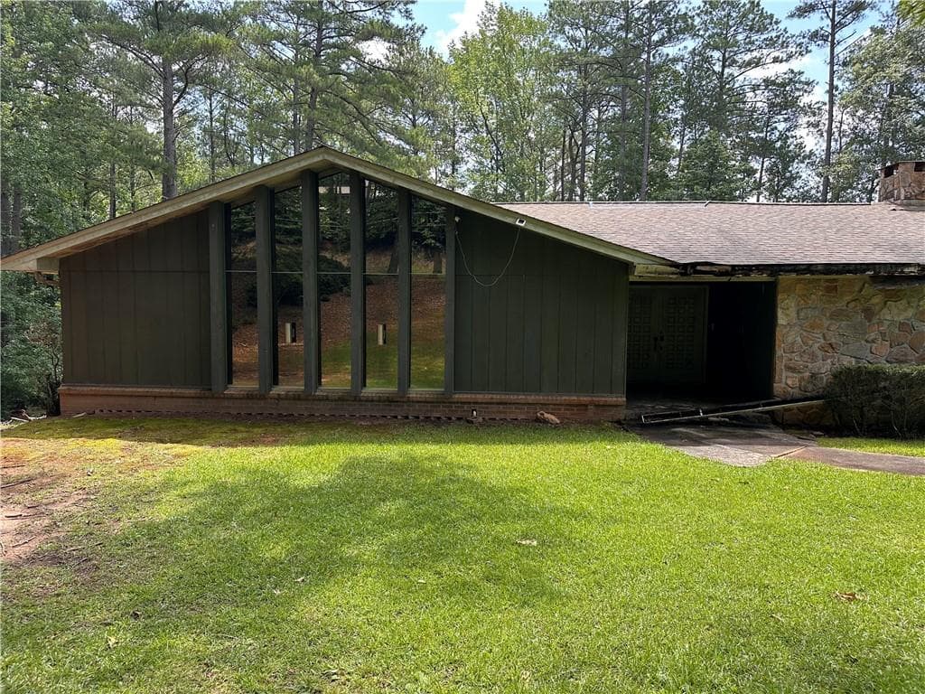 3 bedroom, 2 bathroom, 2,200 sq ft single family residence for sale at 4520 Thompson Road, Atlanta, GA 30349 — photo 3