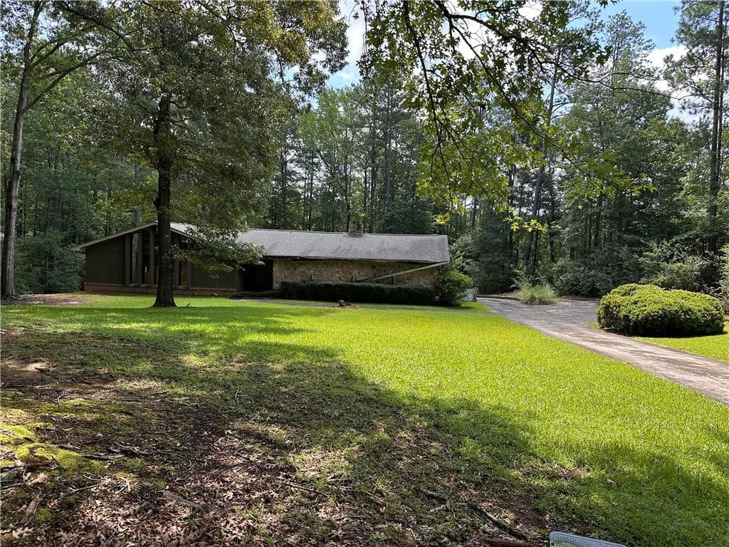 3 bedroom, 2 bathroom, 2,200 sq ft single family residence for sale at 4520 Thompson Road, Atlanta, GA 30349 — photo 4