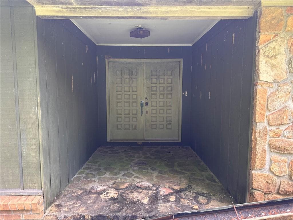 3 bedroom, 2 bathroom, 2,200 sq ft single family residence for sale at 4520 Thompson Road, Atlanta, GA 30349 — photo 6