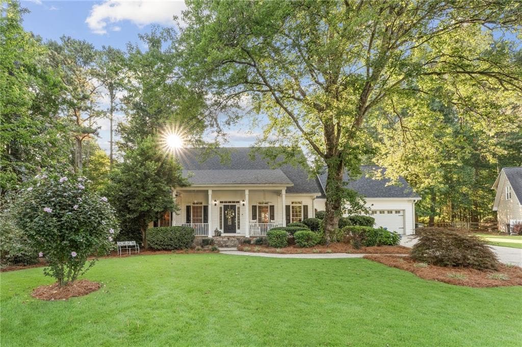 4 bedroom, 3 bathroom, 2,594 sq ft single family residence sold at 896 Fairwood Way, Acworth, GA 30101