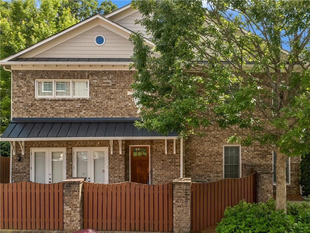 3 bedroom, 3 bathroom, 2,160 sq ft townhouse sold at 4179 Mansion Way, Atlanta, GA 30341