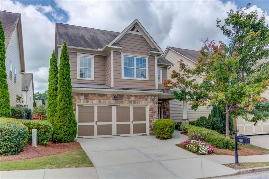3 bedroom, 3 bathroom, 2,146 sq ft single family residence for sale at 6907 Trailing Ivy Way, Flowery Branch, GA 30542 — photo 2