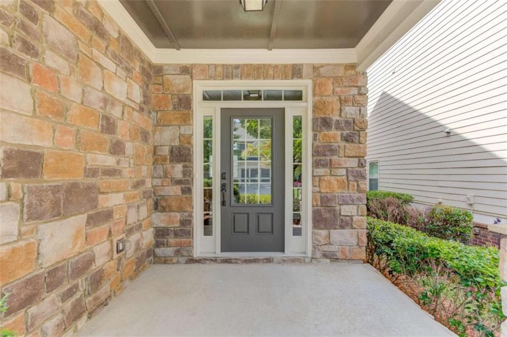 3 bedroom, 3 bathroom, 2,146 sq ft single family residence for sale at 6907 Trailing Ivy Way, Flowery Branch, GA 30542 — photo 3