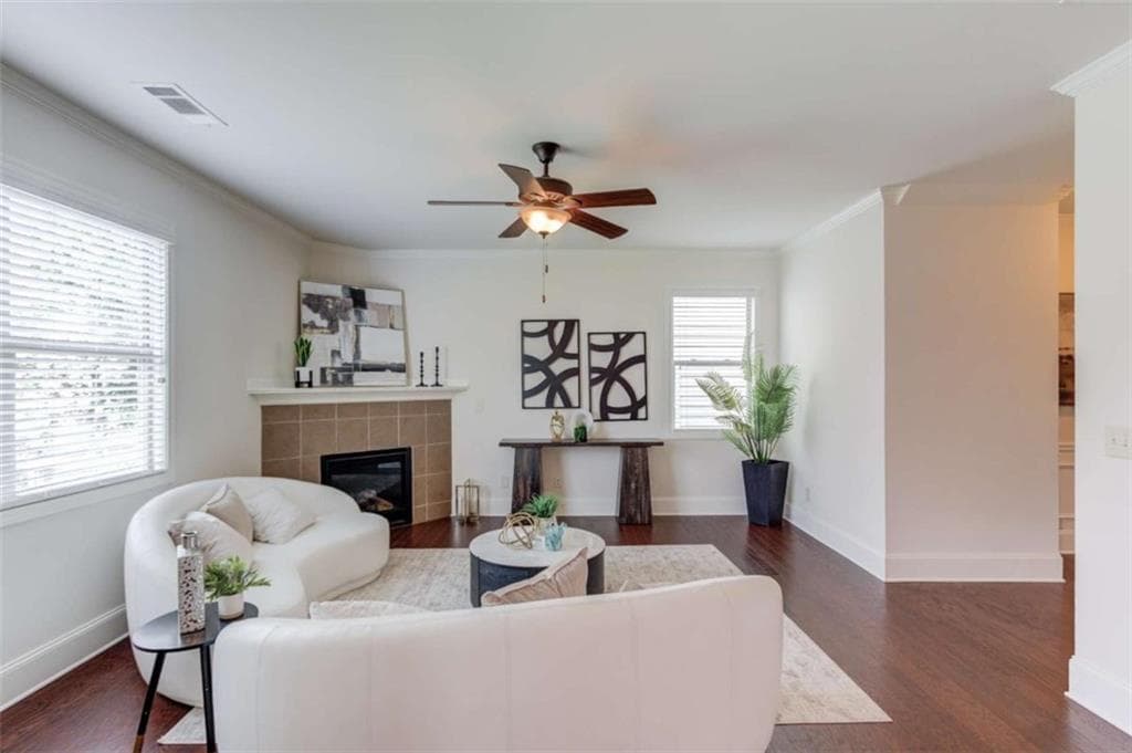 3 bedroom, 3 bathroom, 2,146 sq ft single family residence for sale at 6907 Trailing Ivy Way, Flowery Branch, GA 30542 — photo 7