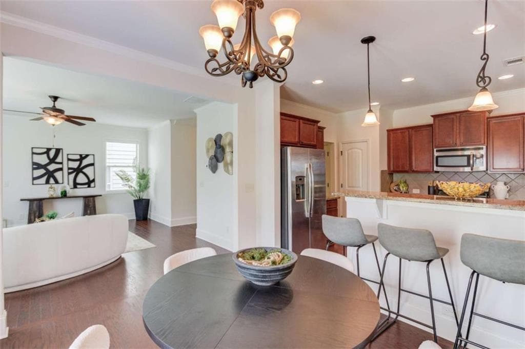 3 bedroom, 3 bathroom, 2,146 sq ft single family residence for sale at 6907 Trailing Ivy Way, Flowery Branch, GA 30542 — photo 10