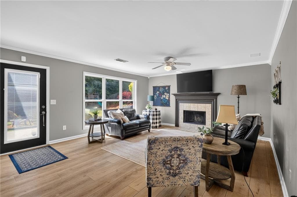4 bedroom, 3 bathroom, 2,612 sq ft single family residence under contract at 5417 Woodstream Court, Gainesville, GA 30507 — photo 4