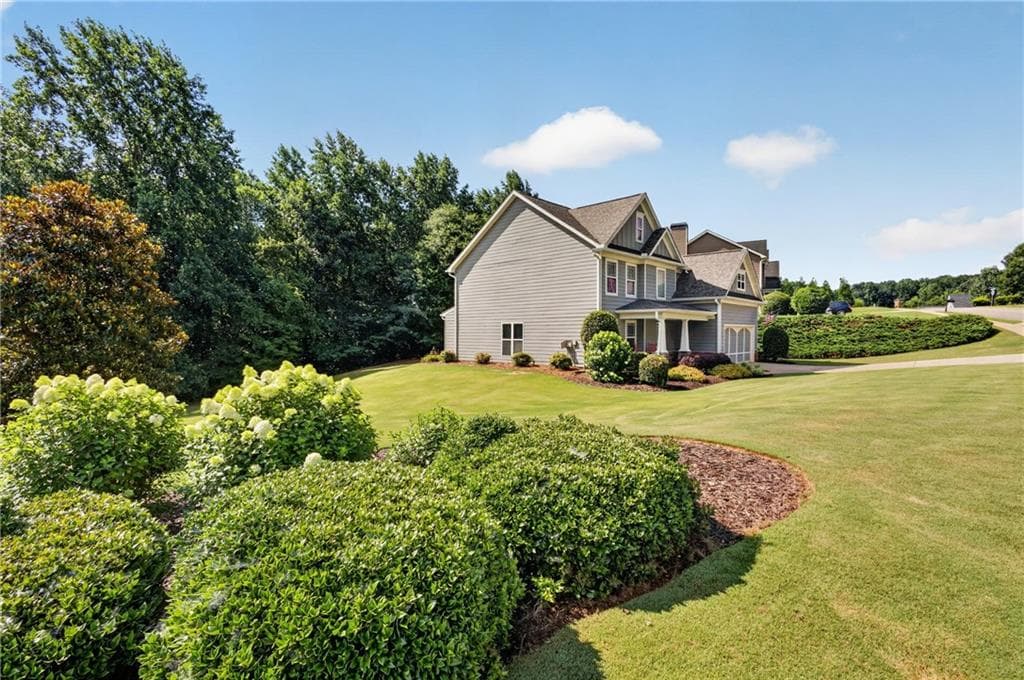 4 bedroom, 3 bathroom, 2,612 sq ft single family residence under contract at 5417 Woodstream Court, Gainesville, GA 30507 — photo 10