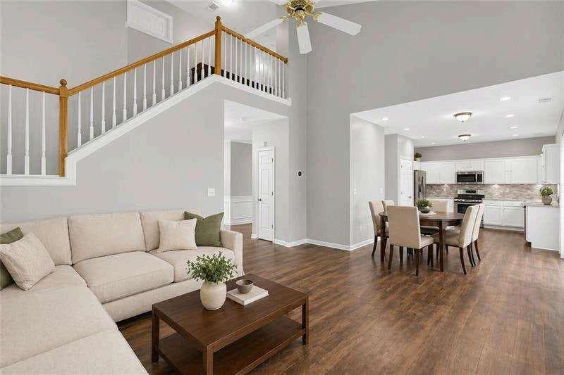3 bedroom, 3 bathroom, 2,514 sq ft single family residence for sale at 1208 Everwood Drive, Marietta, GA 30008 — photo 3