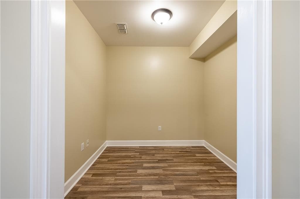 1 bedroom, 1 bathroom, 950 sq ft condominium for sale at 200 River Vista Drive 506, Atlanta, GA 30339 — photo 7