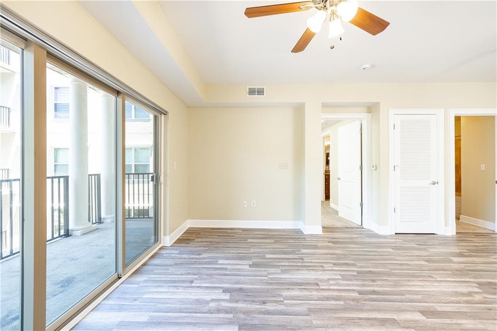 1 bedroom, 1 bathroom, 950 sq ft condominium for sale at 200 River Vista Drive 506, Atlanta, GA 30339 — photo 10