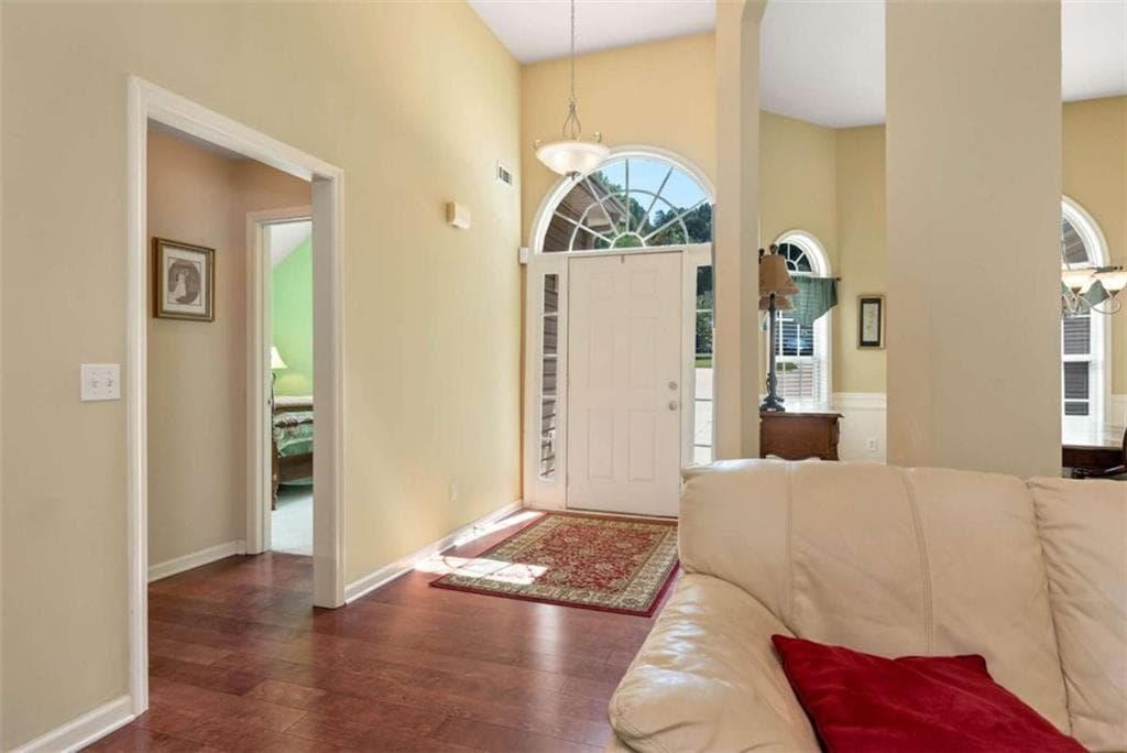 3 bedroom, 2 bathroom, 2,372 sq ft single family residence under contract at 222 Jefferson Walk Circle, Jefferson, GA 30549 — photo 2