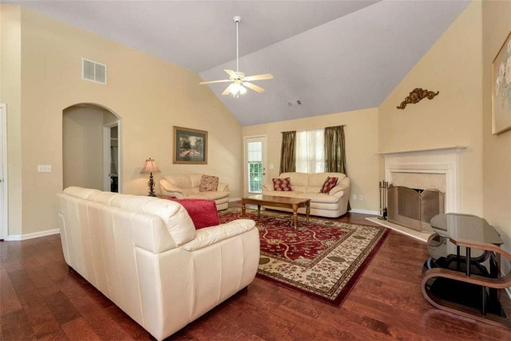 3 bedroom, 2 bathroom, 2,372 sq ft single family residence under contract at 222 Jefferson Walk Circle, Jefferson, GA 30549 — photo 7