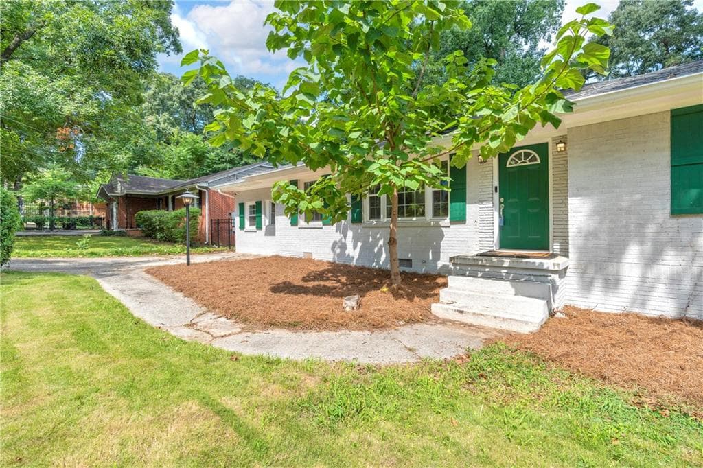 3 bedroom, 2 bathroom, 1,527 sq ft single family residence for sale at 1145 Fayetteville Road, Atlanta, GA 30316 — photo 4