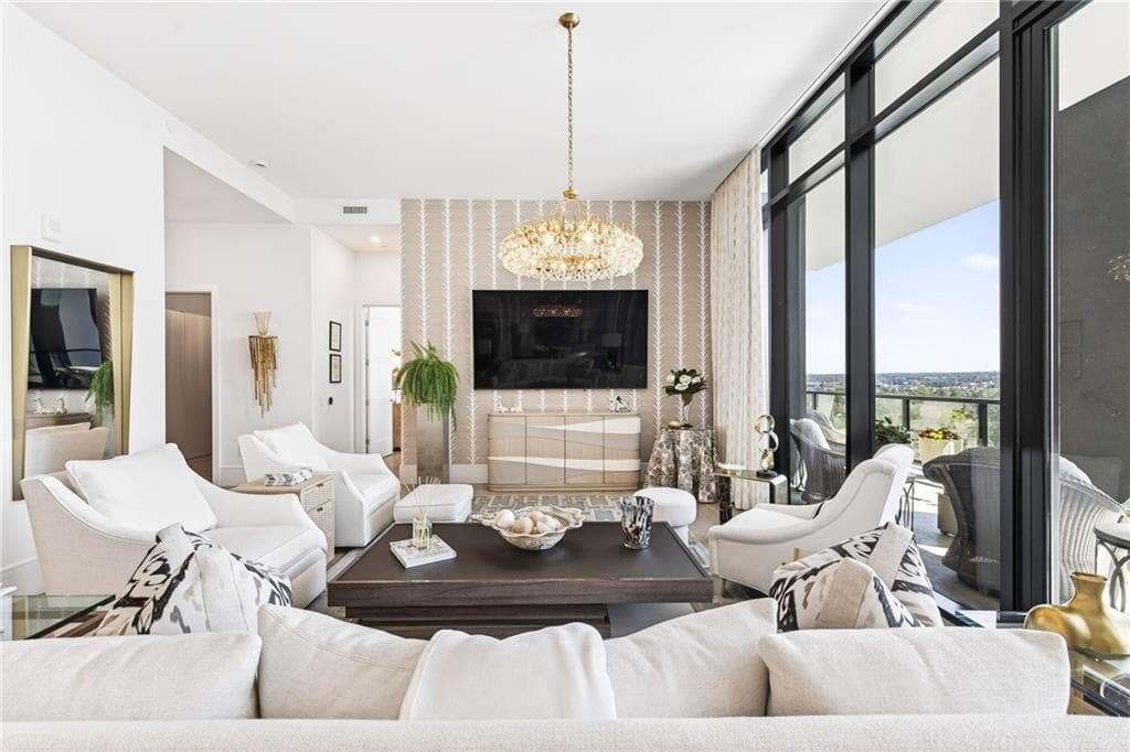 2 bedroom, 3 bathroom, 2,639 sq ft condominium for sale at 2425 Peachtree Road 1704, Atlanta, GA 30305 — photo 5