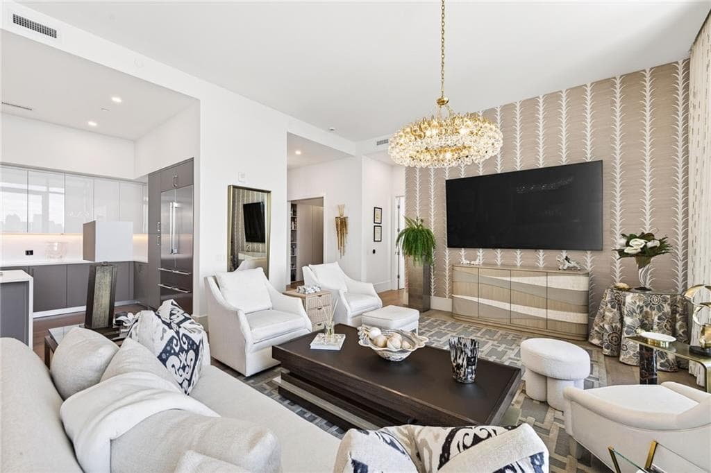 2 bedroom, 3 bathroom, 2,639 sq ft condominium for sale at 2425 Peachtree Road 1704, Atlanta, GA 30305 — photo 6