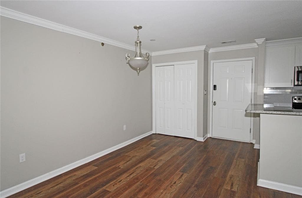 1 bedroom, 1 bathroom, 816 sq ft condominium for sale at 1106 Highland Bluff Drive 106, Atlanta, GA 30339 — photo 5