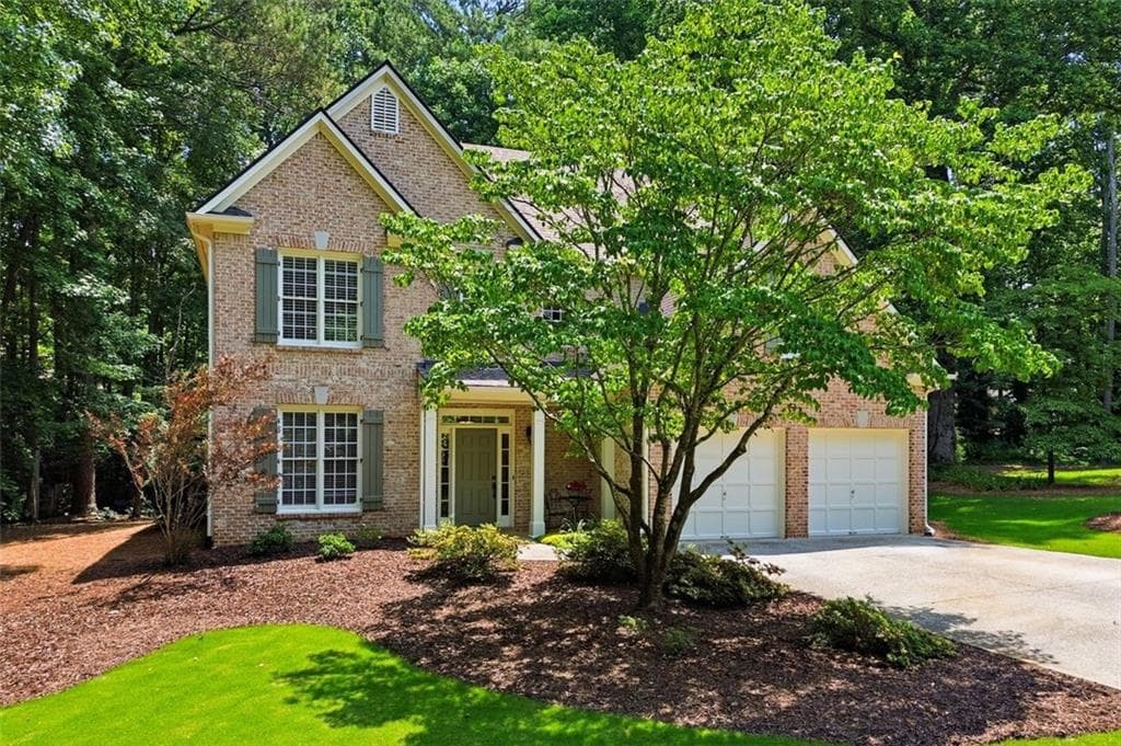4 bedroom, 3 bathroom, 2,443 sq ft single family residence under contract at 6795 Fox Creek Drive, Cumming, GA 30040 — photo 2
