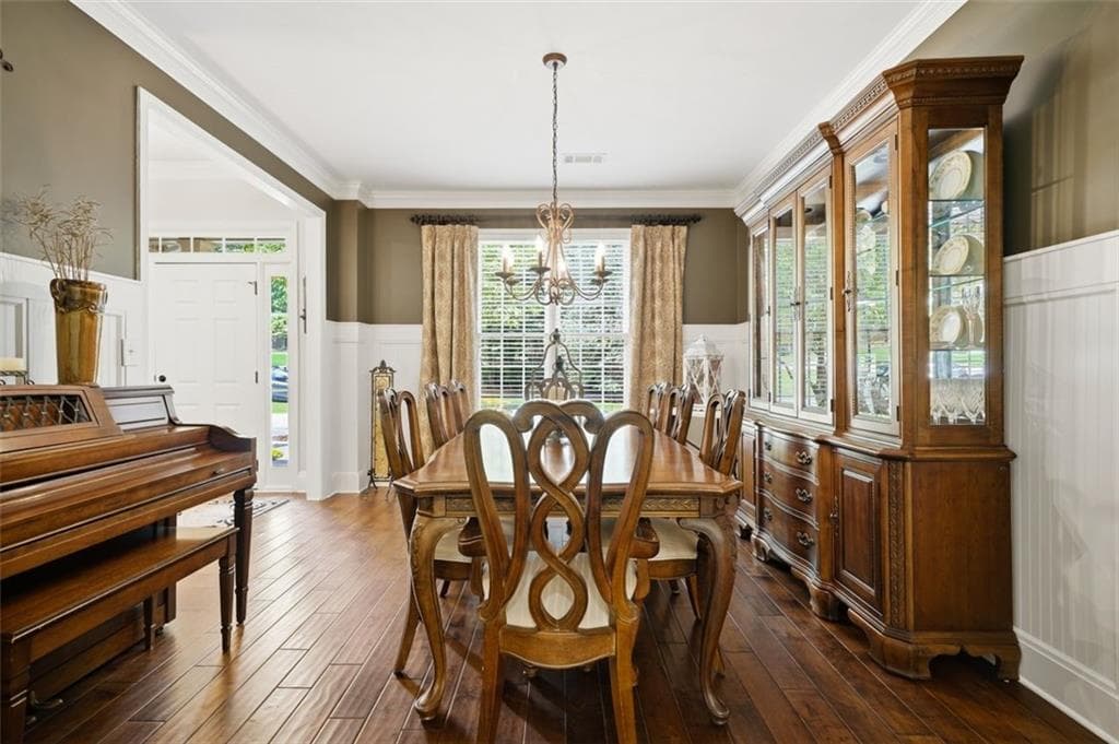 4 bedroom, 3 bathroom, 2,443 sq ft single family residence under contract at 6795 Fox Creek Drive, Cumming, GA 30040 — photo 8
