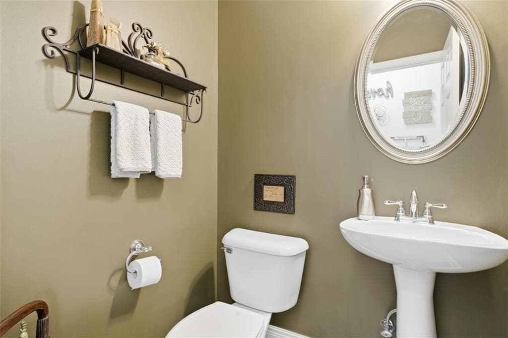 4 bedroom, 3 bathroom, 2,443 sq ft single family residence under contract at 6795 Fox Creek Drive, Cumming, GA 30040 — photo 10