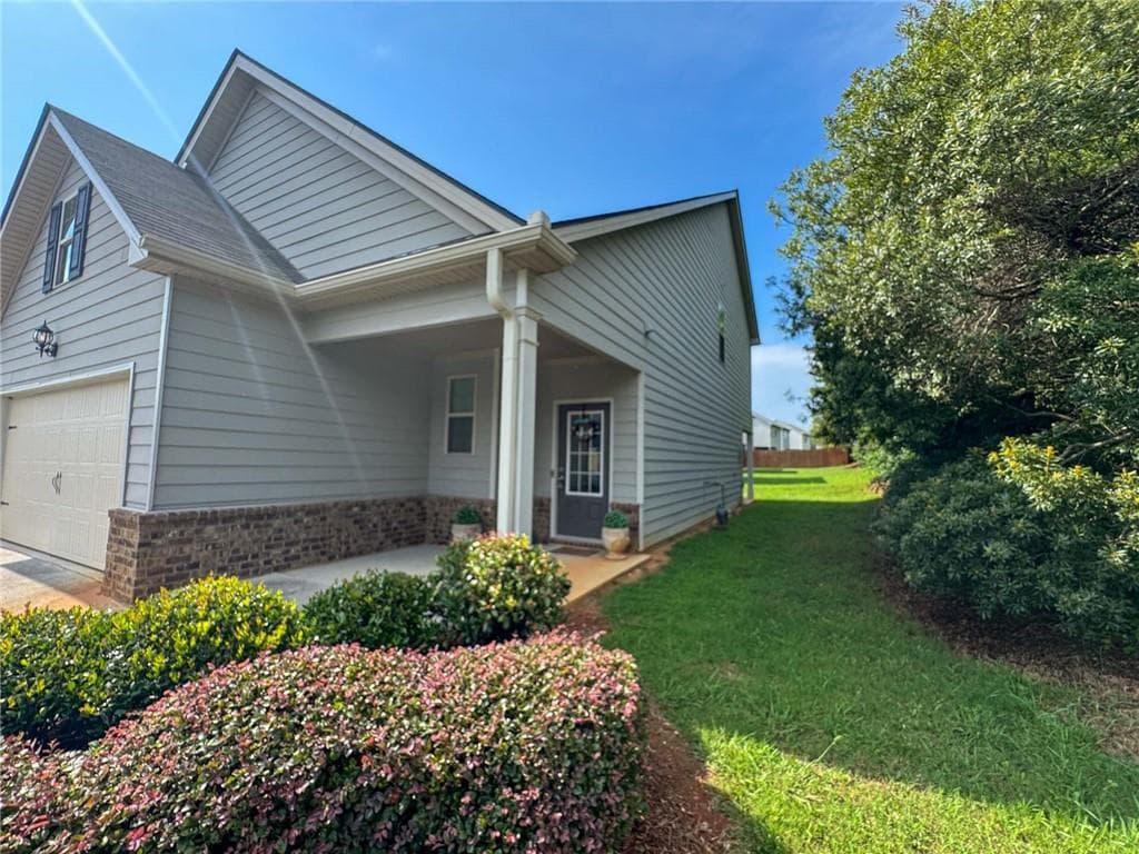 3 bedroom, 3 bathroom, 1,985 sq ft single family residence for sale at 10 Castlemoor Loop, Adairsville, GA 30103 — photo 4
