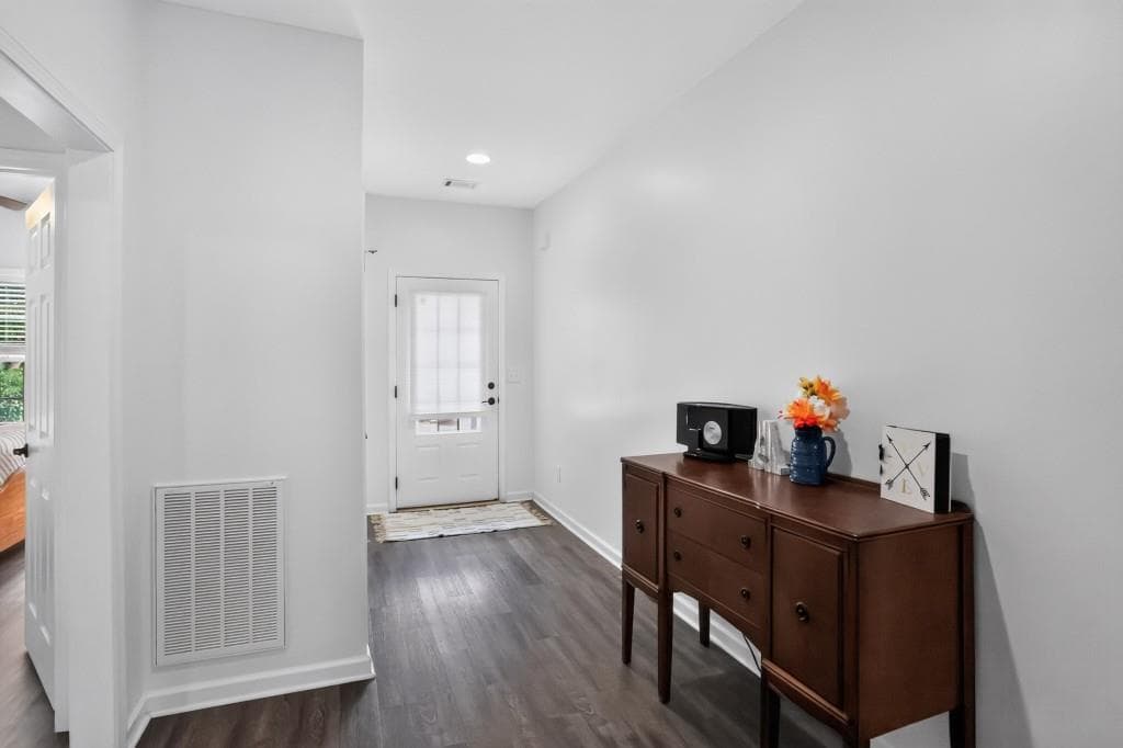 3 bedroom, 2 bathroom, 1,352 sq ft townhouse for sale at 198 Towne Villas Drive, Jasper, GA 30143 — photo 3