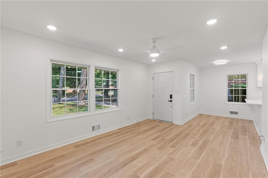 3 bedroom, 2 bathroom, 1,080 sq ft single family residence under contract at 1979 Creekside Court, Decatur, GA 30032 — photo 5