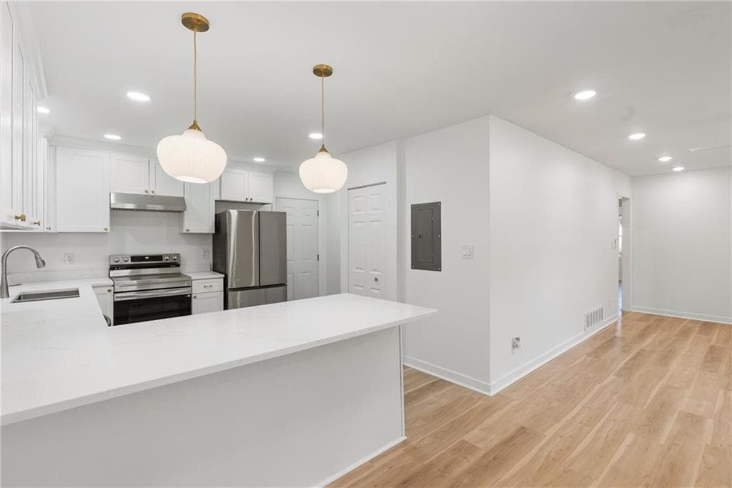 3 bedroom, 2 bathroom, 1,080 sq ft single family residence under contract at 1979 Creekside Court, Decatur, GA 30032 — photo 7