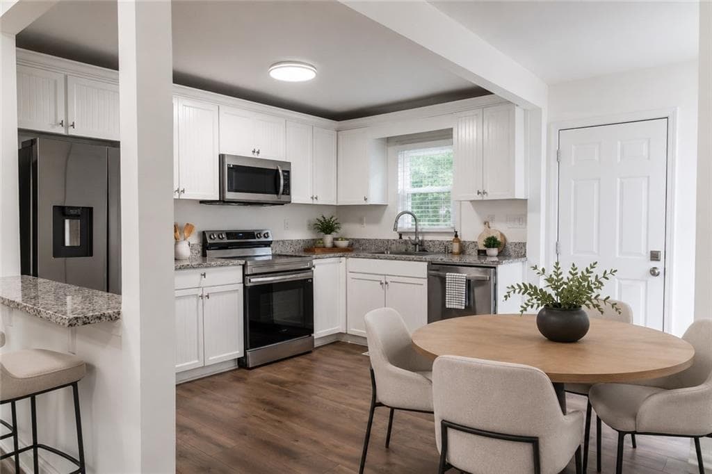 2 bedroom, 2 bathroom, 912 sq ft single family residence for sale at 812 Flat Shoals Way, Atlanta, GA 30316 — photo 7