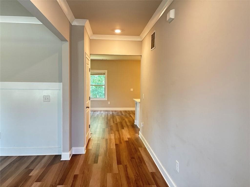 4 bedroom, 3 bathroom, 2,513 sq ft single family residence for rent at 5800 Arbor Green Circle, Buford, GA 30518 for $2,600 a month — photo 2