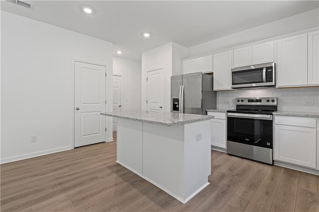 4 bedroom, 3 bathroom, 2,322 sq ft single family residence for sale at 3211 Proust Court, Gainesville, GA 30507 — photo 10