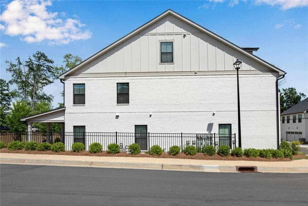 3 bedroom, 4 bathroom, 2,399 sq ft townhouse for rent at 400 Renwood Trail, Johns Creek, GA 30097 for $3,650 a month — photo 4