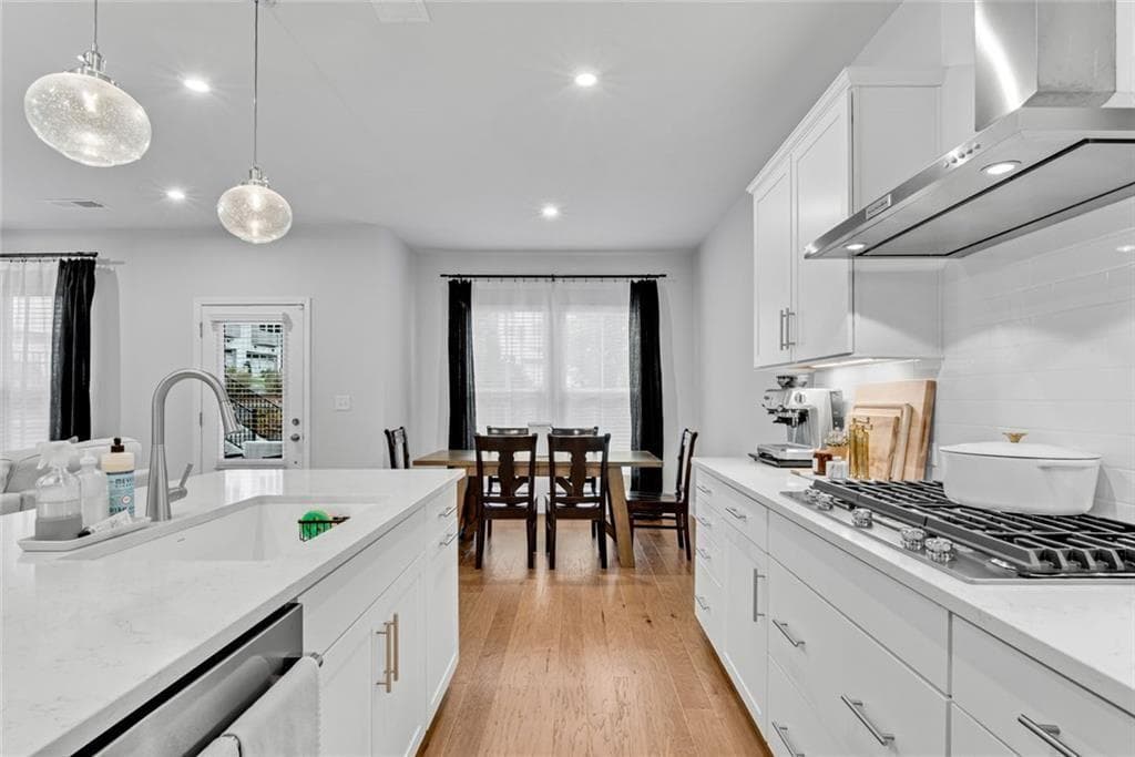 3 bedroom, 4 bathroom, 2,399 sq ft townhouse for rent at 400 Renwood Trail, Johns Creek, GA 30097 for $3,650 a month — photo 7