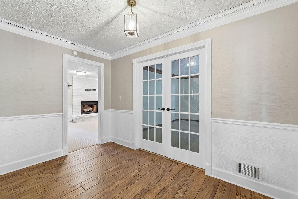 4 bedroom, 3 bathroom, 2,462 sq ft single family residence under contract at 3879 Winners Court, Marietta, GA 30062 — photo 6
