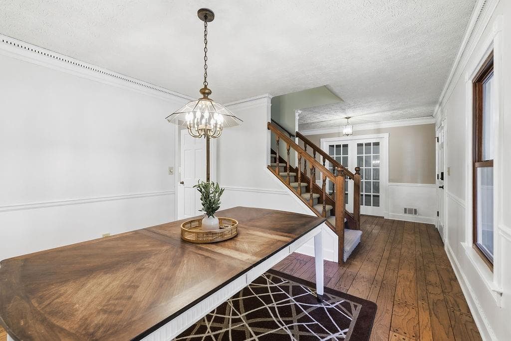 4 bedroom, 3 bathroom, 2,462 sq ft single family residence under contract at 3879 Winners Court, Marietta, GA 30062 — photo 7