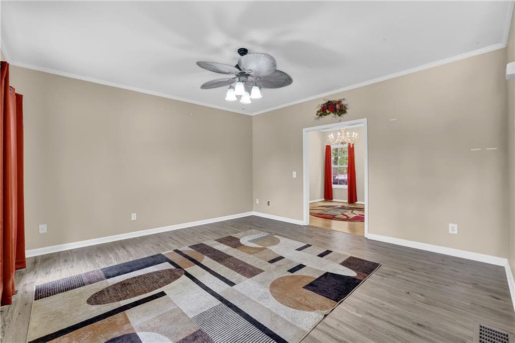 3 bedroom, 2 bathroom, 1,360 sq ft single family residence for sale at 5465 Mashburn Drive, Cumming, GA 30041 — photo 9