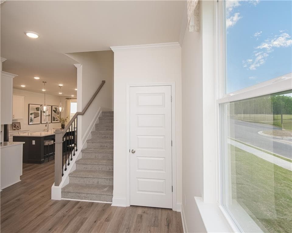 3 bedroom, 3 bathroom, 1,725 sq ft townhouse for sale at 6017 Silverbell Drive, Flowery Branch, GA 30542 — photo 2