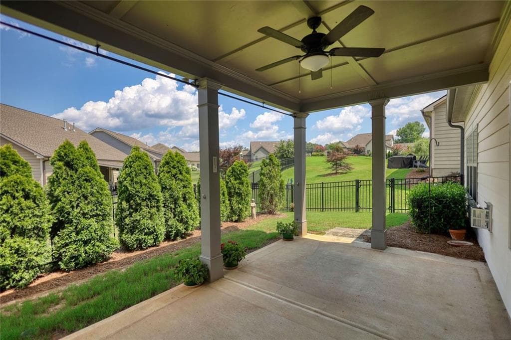 2 bedroom, 3 bathroom, 1,945 sq ft single family residence for sale at 301 Club Drive, Monroe, GA 30655 — photo 5