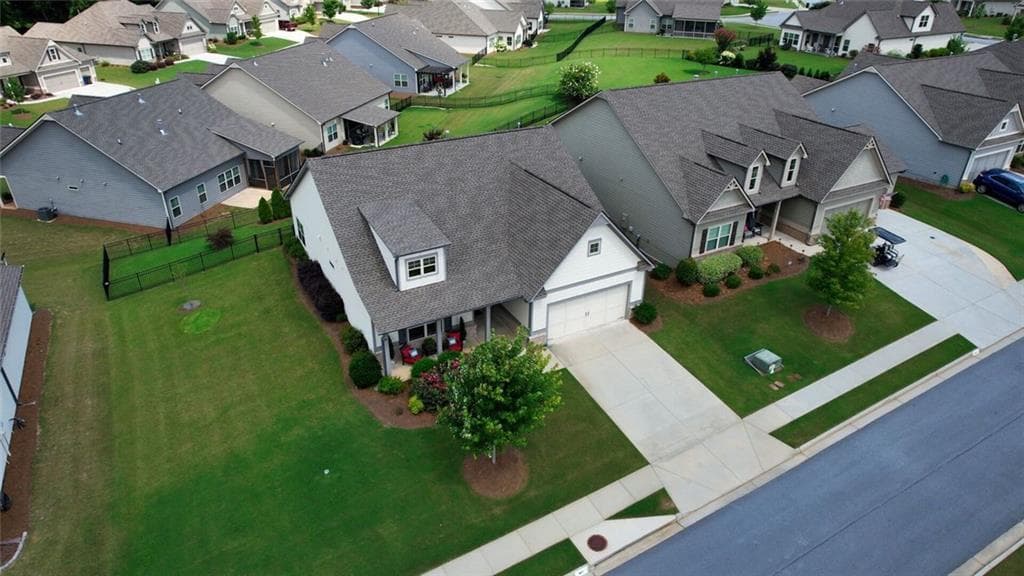 2 bedroom, 3 bathroom, 1,945 sq ft single family residence for sale at 301 Club Drive, Monroe, GA 30655 — photo 6