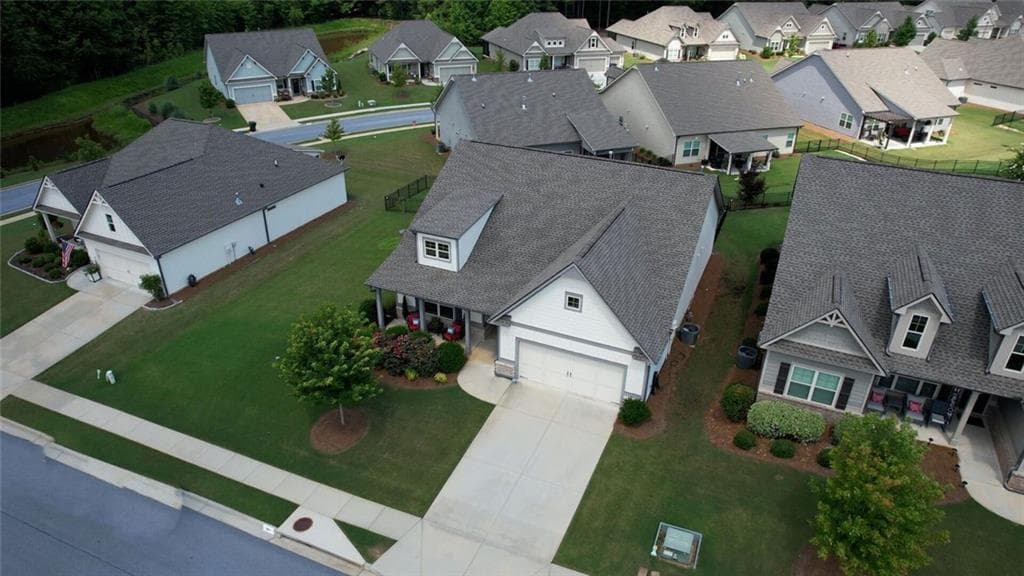 2 bedroom, 3 bathroom, 1,945 sq ft single family residence for sale at 301 Club Drive, Monroe, GA 30655 — photo 7