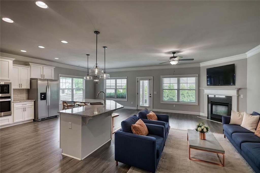 2 bedroom, 3 bathroom, 1,945 sq ft single family residence for sale at 301 Club Drive, Monroe, GA 30655 — photo 9