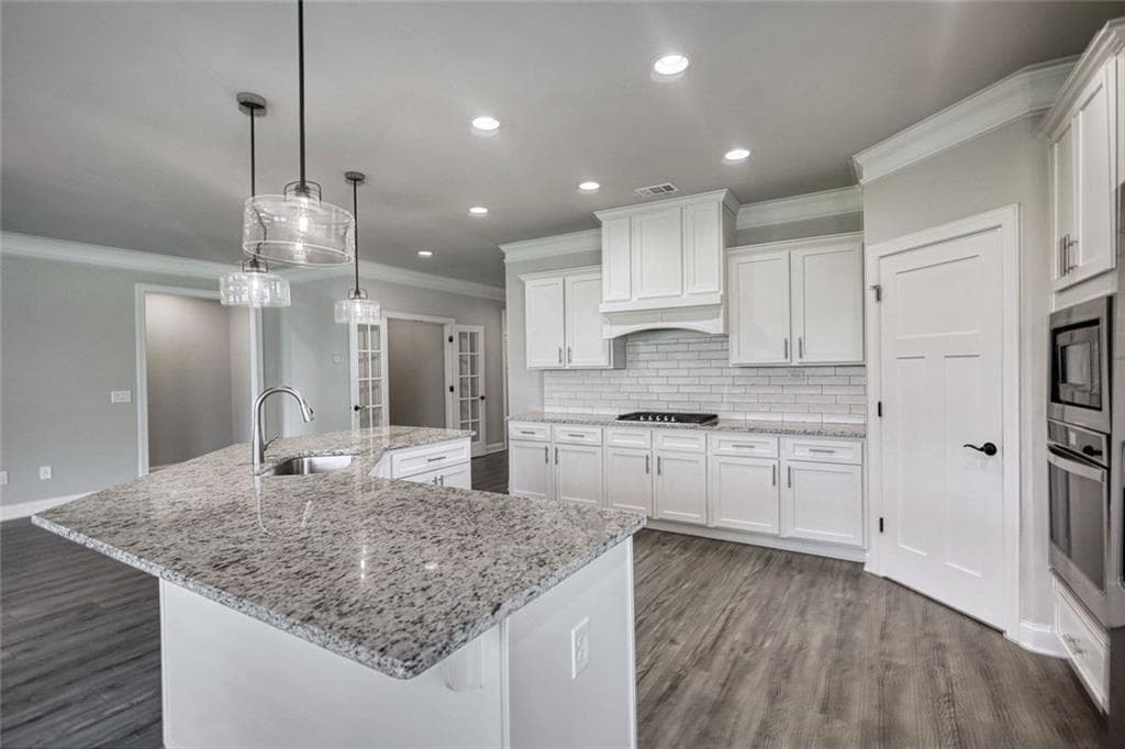 2 bedroom, 3 bathroom, 1,945 sq ft single family residence for sale at 301 Club Drive, Monroe, GA 30655 — photo 10