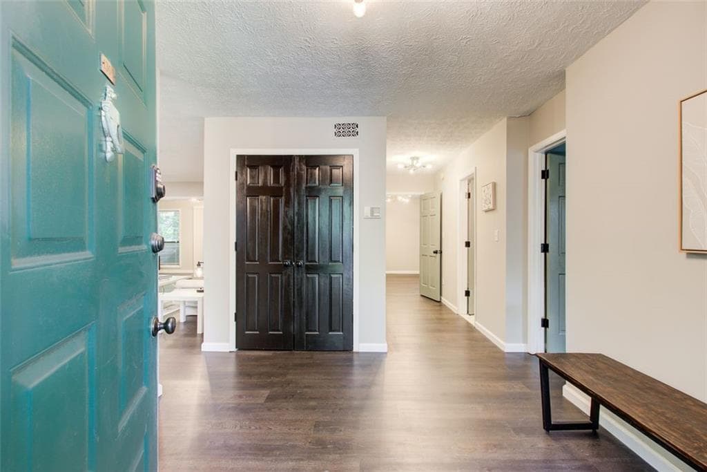 2 bedroom, 2 bathroom, 1,475 sq ft condominium for sale at 1306 Wynnes Ridge Circle, Marietta, GA 30067 — photo 5