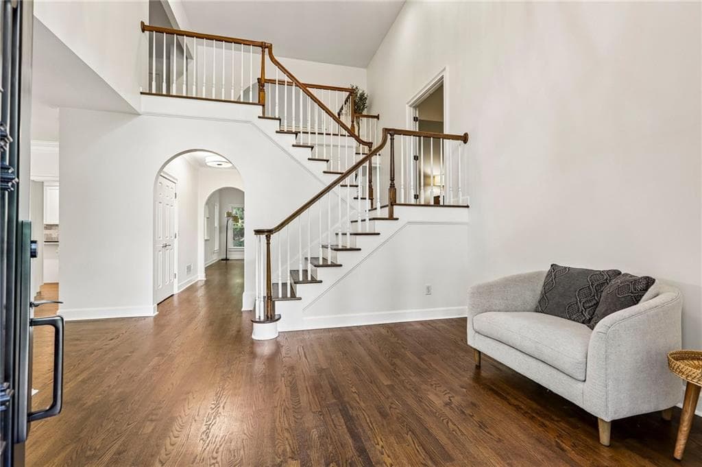 5 bedroom, 5 bathroom, 5,118 sq ft single family residence for sale at 796 Asheview Court, Marietta, GA 30068 — photo 2