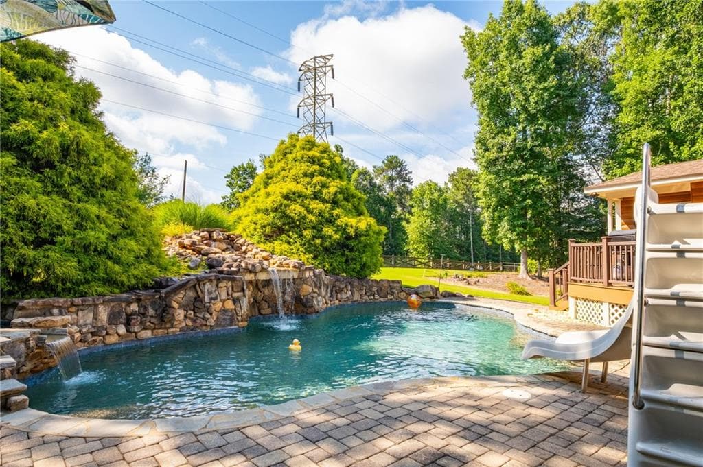 5 bedroom, 4 bathroom, 2,488 sq ft single family residence for sale at 4967 Reed Field Drive, Oakwood, GA 30566 — photo 2