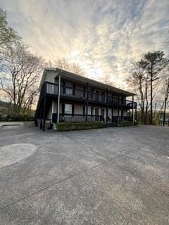 quadruplex for sale at 1104 Penrose Drive, Dalton, GA 30720 — photo 2
