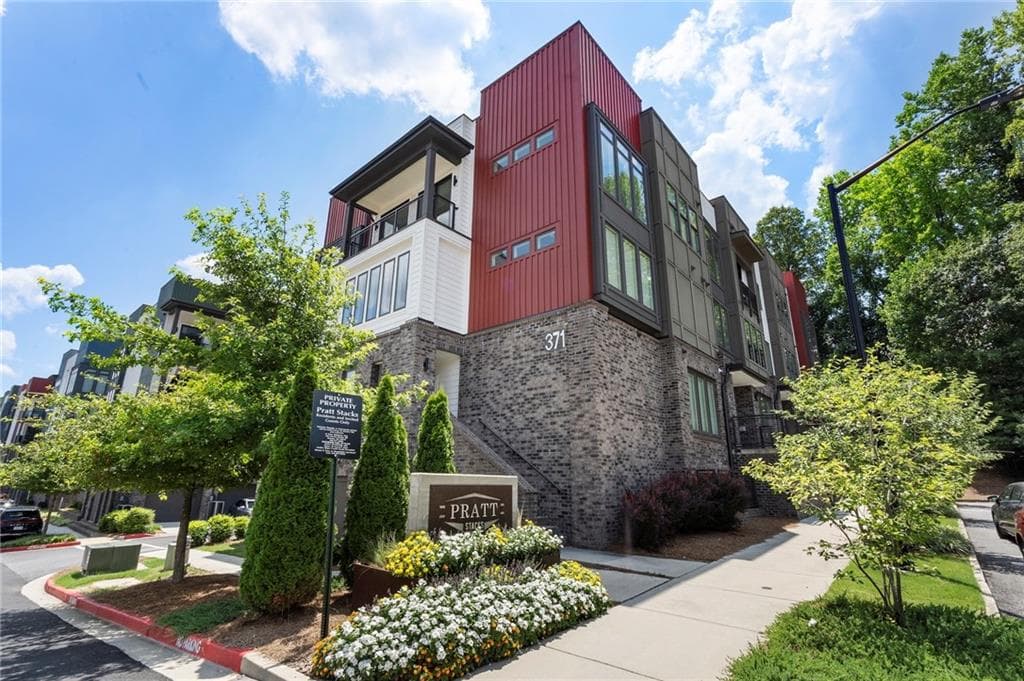 2 bedroom, 2 bathroom, 1,318 sq ft townhouse for rent at 371 Pratt Drive 207, Atlanta, GA 30315 for $3,200 a month — photo 3