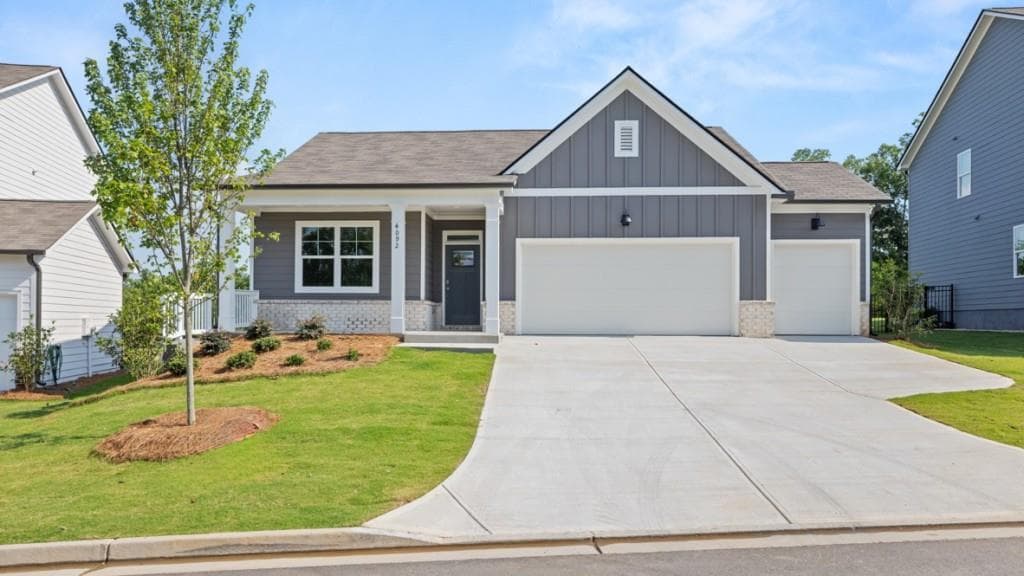 4 bedroom, 2 bathroom, 1,774 sq ft single family residence for sale at 4092 Peregrine Way, Gainesville, GA 30506