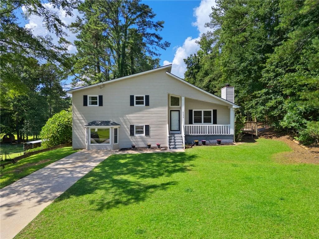 3 bedroom, 2 bathroom, 1,994 sq ft single family residence for sale at 4533 Cresant Lane, Douglasville, GA 30135